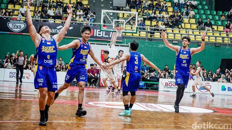 Satria Muda Tumbangkan Juara IBL 2026 Bogor Hornbills dengan Skor 74-64