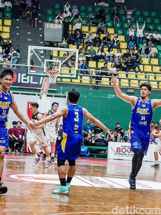 Satria Muda Tumbangkan Juara IBL 2026 Bogor Hornbills dengan Skor 74-64