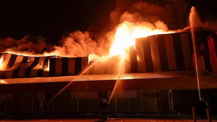Serangan Rudal Rusia Hantam Kharkiv, Pusat Perbelanjaan Terbakar
