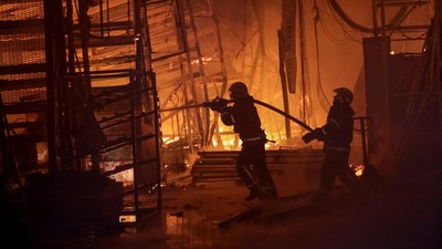 Serangan Rudal Rusia Hantam Kharkiv, Pusat Perbelanjaan Terbakar