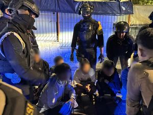 Polisi Amankan 8 Remaja Hendak Tawuran di Jaktim, Celurit dan Arit Disita