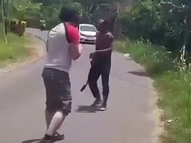 Viral Bule Adu Jotos dengan Warga Manokwari, Polisi Turun Tangan