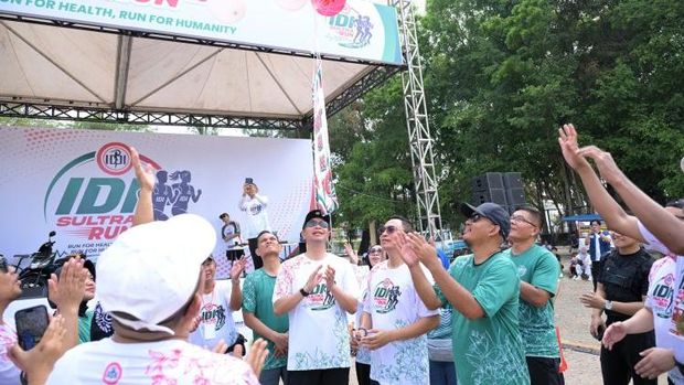Wakil Wali Kota Kendari Sudirman mengikuti IDI Run 2026. Wakil Wali Kota Kendari Sudirman mengikuti IDI Run 2026 dalam rangka Hari Ulang Tahun (HUT) ke-76 Ikatan Dokter Indonesia (IDI).