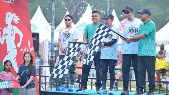 Wakil Wali Kota Kendari Sudirman mengikuti IDI Run 2026 di Kota Kendari, Sulawesi Tenggara.