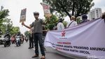 Warga Tuntut Akses Gratis Pantai Ancol