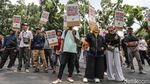 Warga Tuntut Akses Gratis Pantai Ancol