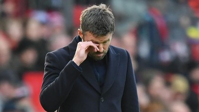 Mata Berkaca-kaca Carrick di  Old Trafford.