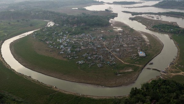 Kampung yang Hilang di Banten Muncul Lagi Saat Waduk Karian Mengering