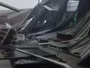 Hujan-Angin Kencang Terjang Padalarang, Rumah-Masjid Rusak