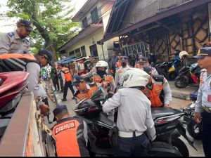 Dishub Razia Parkiran Liar di Seberang Gandaria City Jaksel, 9 Motor Diangkut