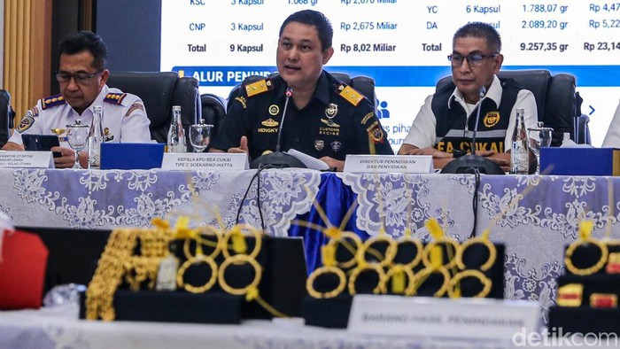 Upaya ekspor ilegal emas senilai sekitar Rp61,95 miliar berhasil digagalkan sepanjang Oktober 2026. Total 25,88 kilogram emas diamankan dalam serangkaian penindakan yang dilakukan di lima bandara internasional di Indonesia.