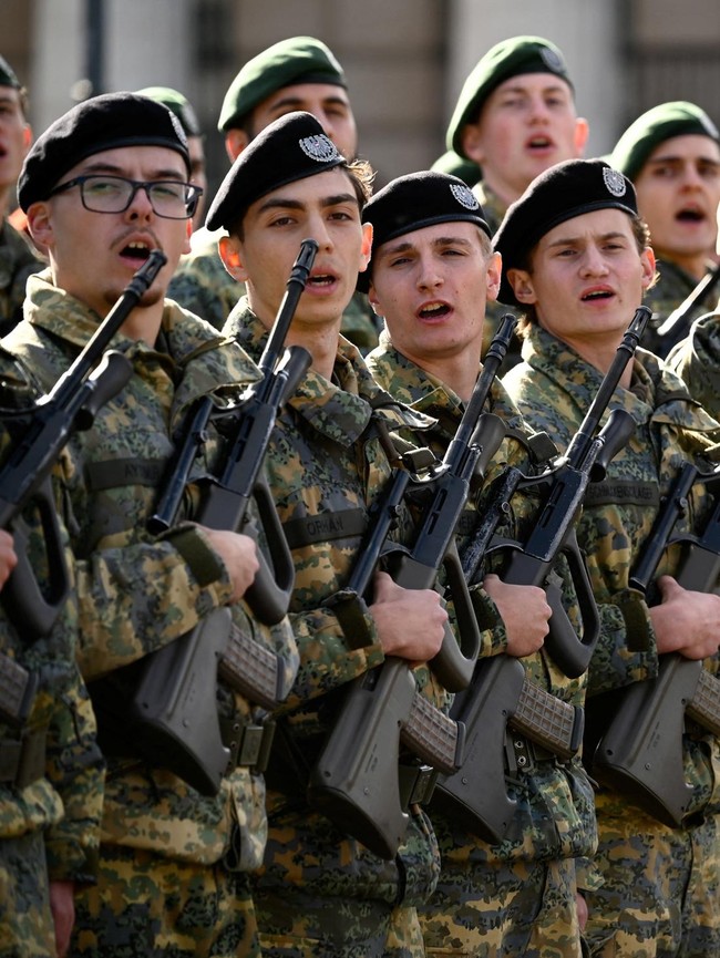 Gagah, Rekrut Militer Austria Jalani Sumpah Prajurit di Wina