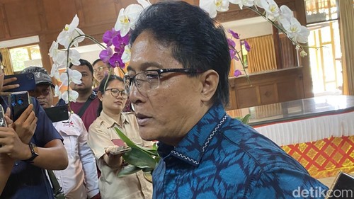 Wakil Gubernur Bali I Nyoman Giri Prasta saat ditemui seusai menghadiri Rapat Paripurna ke-55 DPRD Provinsi Bali Senin, (26/10/2026).