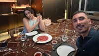 Jedar dan Vincent Verhaag Rayakan Anniversary dengan Dinner Romantis