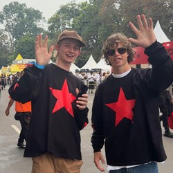 Kenapa Bule Australia Banyak Banget Hadir di Konser Kanye West Jakarta?