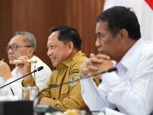 Jaga Harga Pangan, Mendagri Tekankan Pentingnya Bansos & Operasi Pasar