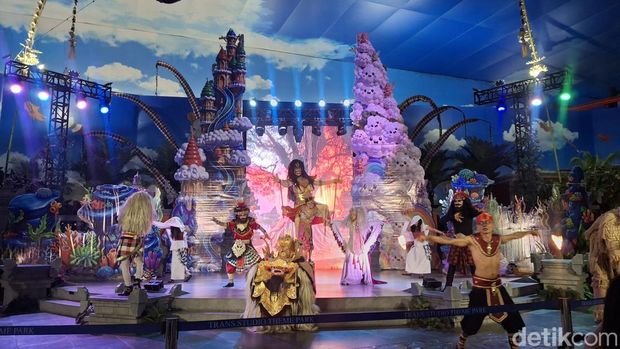 Kemeriahan Halloween lewat Spooktacular Halloween Parade di Trans Studio Theme Park Bali, Senin (26/10/2026).