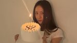 Banjir Kue di Ultah ke-32 Krystal Jung