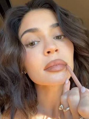 Kylie Jenner lip liner