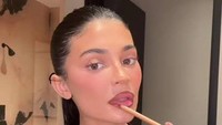 Tren Lip Liner Melonjak di 2026, Wanita Ingin Bibir Tebal Tanpa Filler