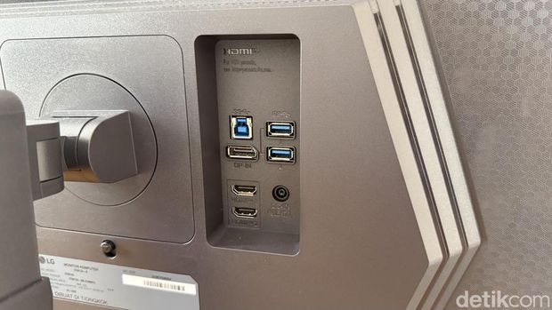 LG UltraGear G8 27G810A