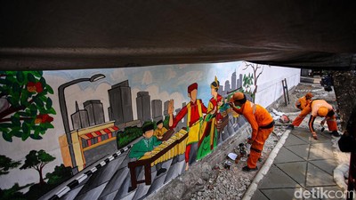 Mural Warna-warni Percantik Jalur Pejalan Kaki di Kebayoran Lama