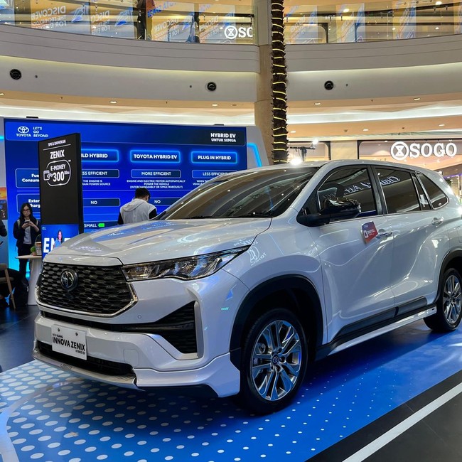 Lihat Lebih Dekat New Toyota Innova Zenix: Ada Fitur Baru, Ada Fitur yang Hilang