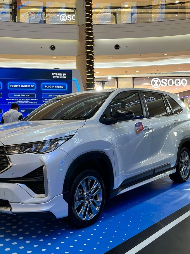 Lihat Lebih Dekat New Toyota Innova Zenix: Ada Fitur Baru, Ada Fitur yang Hilang