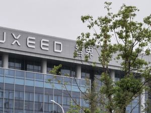 Terpukau Lihat Pabrik Luxeed di Wuhu: Bersih dan Serba Robotik