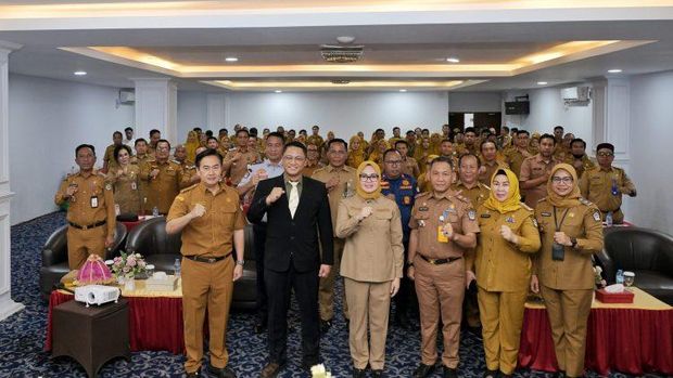Pemkot Kendari menggelar Bimtek E-Purchasing untuk pengadaan barang dan jasa. Pemkot Kendari menggelar Bimtek E-Purchasing untuk pengadaan barang dan jasa. Wali Kota Siska menyoroti absensi kepala OPD.