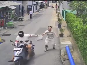 Wanita Dijambret Pemotor hingga Tersungkur di Depok, Tas Raib Digasak