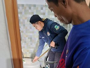 Suara Misterius yang Ternyata Ular Sawo Kopi di Rumah Warga Kuningan