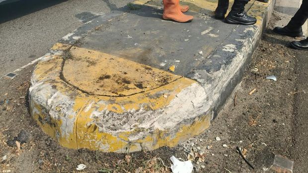 Seorang pengendara sepeda motor berinisial MTRR (24) tutup usia usai mengalami kecelakaan di Jalan Metro Pondok Indah, Jaksel. (dok Istimewa)