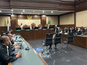 Putusan Perlawanan Eks Jampidsus Febrie Diembargo, Sidang Dilanjut