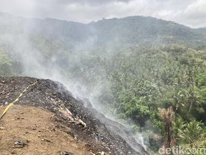 Video: Suasana Terkini Pascakebakaran TPA Sente Klungkung, Asap Masih Mengepul