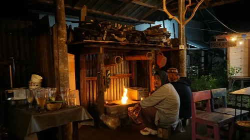 Suasana kedai Mie Ayam Bedugul Bli Mie(f) di Desa Candikuning, Kecamatan Baturiti, Tabanan, Bali. (Instagram @mieayambedugul)
