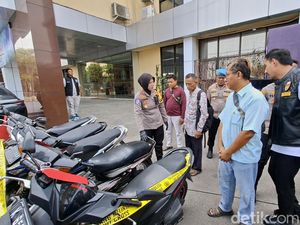 Senyum Semringah Sunar Saat Honda Grand yang Dicuri Akhirnya Kembali