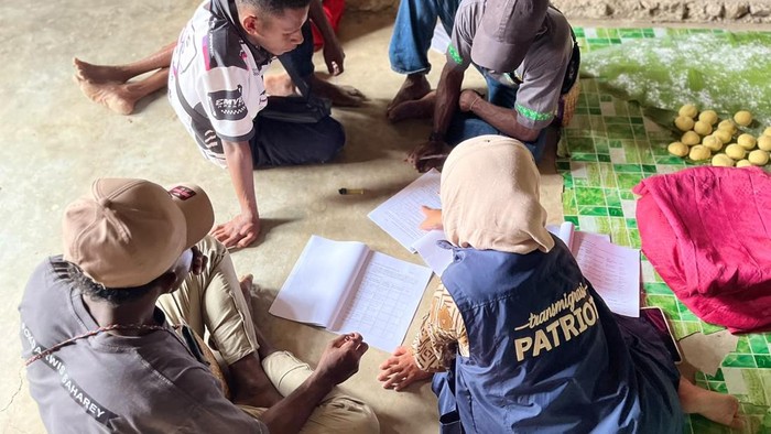 Tim Ekspedisi Patriot Unhas mengembangkan kompetensi bisnis di Papua Barat melalui Project Based Learning, melibatkan 36 calon agen usaha lokal.