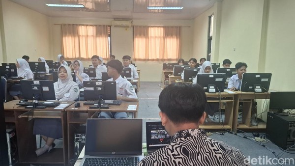 Potret Suasana TKA 2026 Hari Pertama di SMAN 3 Tangsel