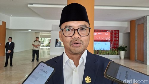 Wakil Ketua DPRD NTB, Lalu Wirajaya ditemui di kantor Gubernur NTB, Senin (26/10/2026).