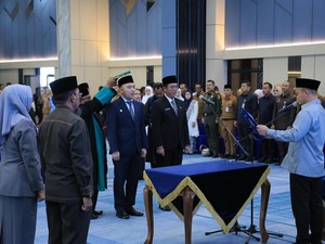 Lantik 4 Pejabat Baru-13 ASN Fungsional, Ini Pesan Walkot Agung Nugroho