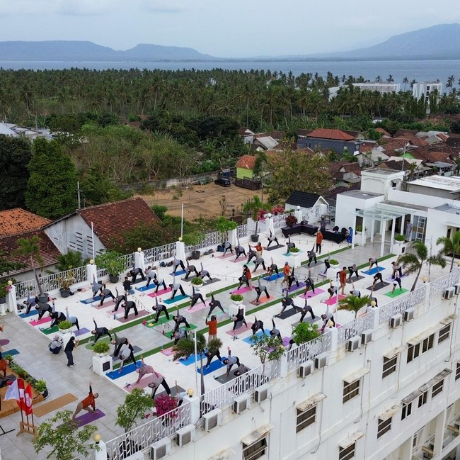 Yoga di Atas Gedung Banyuwangi, Cara Komunitas Kampanyekan Hidup Sehat