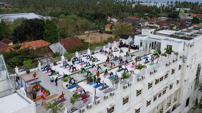 Yoga di Atas Gedung Banyuwangi, Cara Komunitas Kampanyekan Hidup Sehat