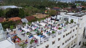Yoga di Atas Gedung Banyuwangi, Cara Komunitas Kampanyekan Hidup Sehat