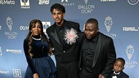 Gemasnya Keyne! Adik Lamine Yamal Muncul di Karpet Merah Ballon d'Or 2026