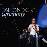 Alexia mengumpulkan suara terbanyak dari panel jurnalis internasional yang berasal dari 50 negara peringkat teratas FIFA. Penyerang Barcelona, Ewa Pajor, menempati posisi kedua, sementara penyerang Manchester City, Khadija Shaw, berada di posisi ketiga. Foto: Action Images via Reuters/Matthew Childs