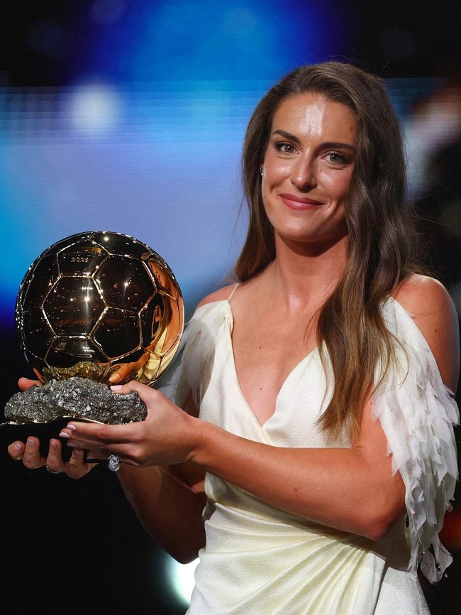 Alexia Putellas Raih Ballon dOr Feminin Ketiga Usai Bawa Barcelona Raih Treble