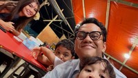 Unik! Tiara Pangestika Kejutkan Arief Muhammad di Warung Pecel Lele Saat Ultah