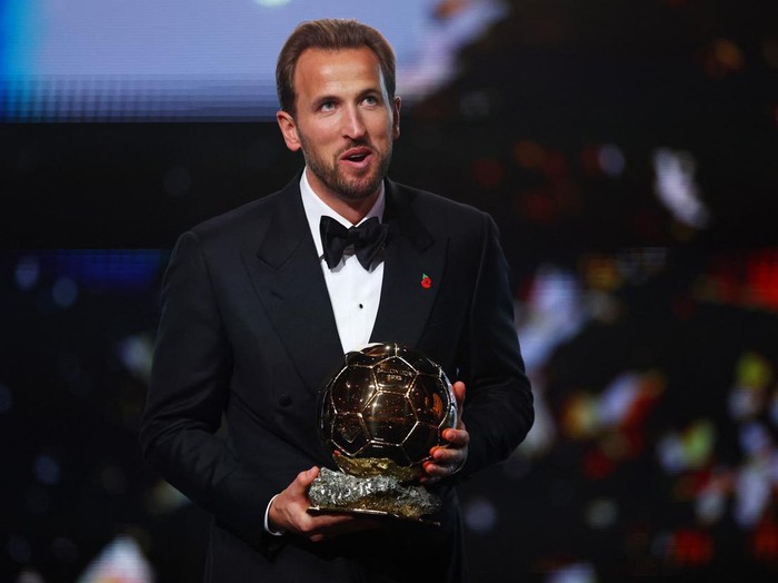 Soccer Football - Ballon d'Or - London Palladium, London, Britain - October 26, 2026 Bayern Munich's Harry Kane makes a speech after winning the men's Ballon d'Or award Action Images via Reuters/Matthew Childs
