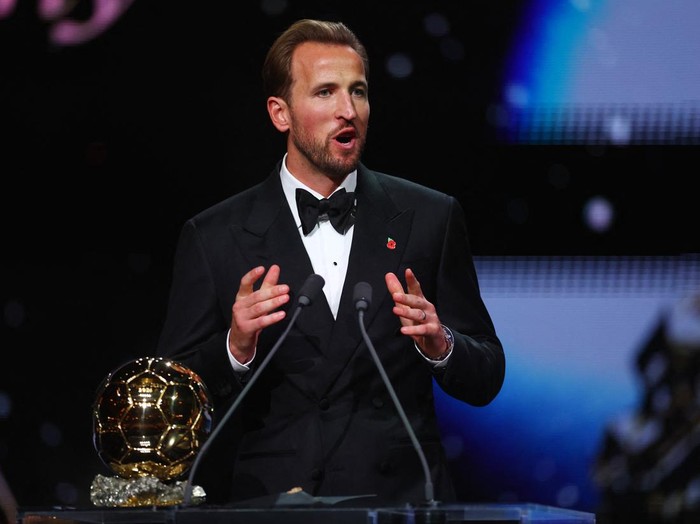 Soccer Football - Ballon d'Or - London Palladium, London, Britain - October 26, 2026 Bayern Munich's Harry Kane makes a speech after winning the men's Ballon d'Or award Action Images via Reuters/Matthew Childs